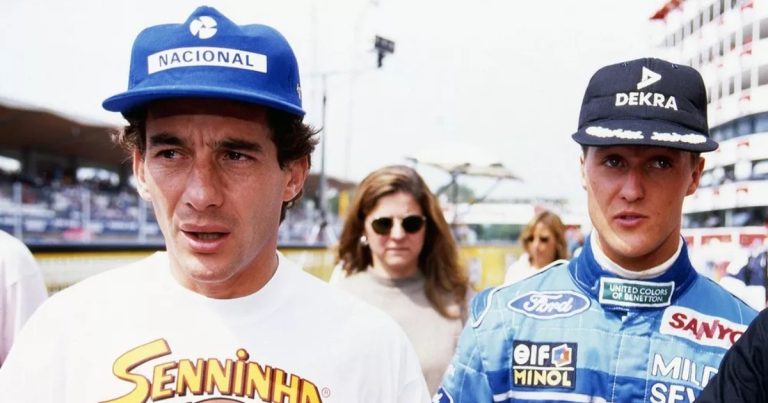 jornalista-revela-bastidores-de-formula-1-com-historia-de-conflito-entre-ayrton-senna-e-michael-schumacher;-saiba-detalhes