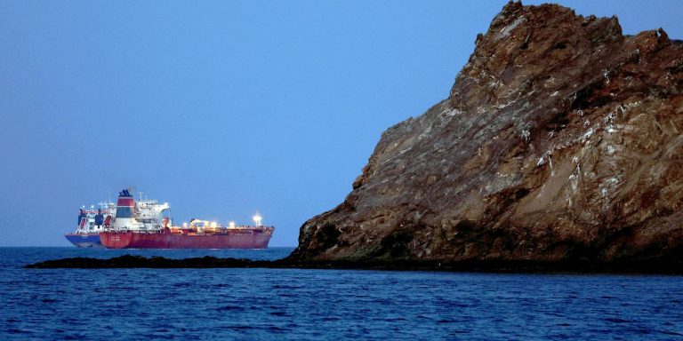 iranianos-ameacam-bloquear-comercio-maritimo-apos-cerco-naval-dos-eua