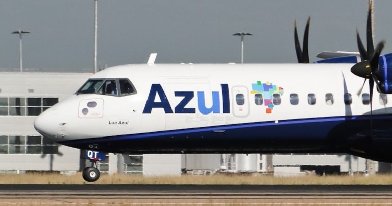 Deputado quer levar Azul à Justiça por redução de assentos em voos na Bahia deputado-quer-levar-azul-a-justica-por-reducao-de-assentos-em-voos-na-bahia