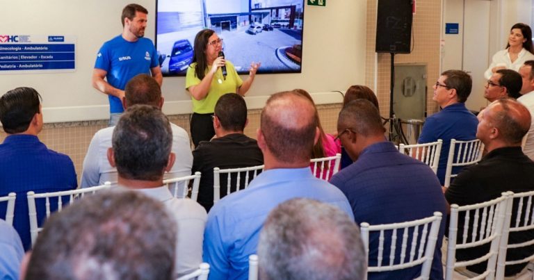 em-vespera-de-inauguracao,-ana-paula-matos-reune-secretarios-e-vereadores-para-visita-guiada-a-nova-maternidade-municipal