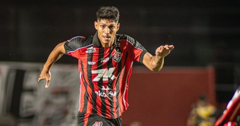 ze-vitor-destaca-sequencia-invicta-do-vitoria:-“mostramos-a-forca-desse-grupo”