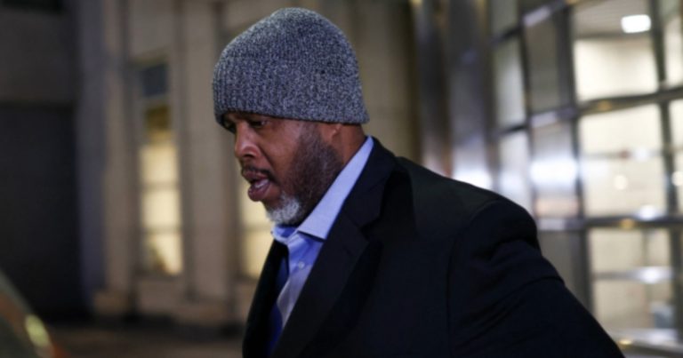 ex-jogador-da-nba,-damon-jones-deve-se-declarar-culpado-em-caso-de-apostas-ilegais