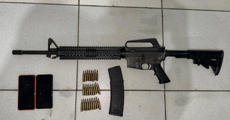 pm-e-pc-apreendem-fuzil-e-capturam-dois-suspeitos-no-extremo-sul-da-bahia