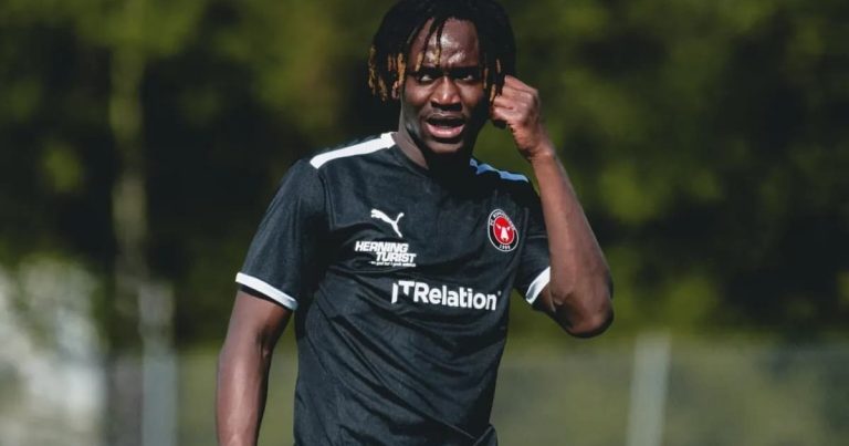 jogador-do-midtjylland-e-esfaqueado,-fica-em-estado-grave-e-passa-por-cirurgia