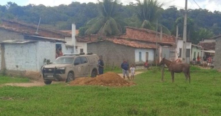 corpo-de-mulher-e-encontrado-em-corrego-de-esgoto-no-interior-baiano;-policia-prende-companheiro-de-vitima