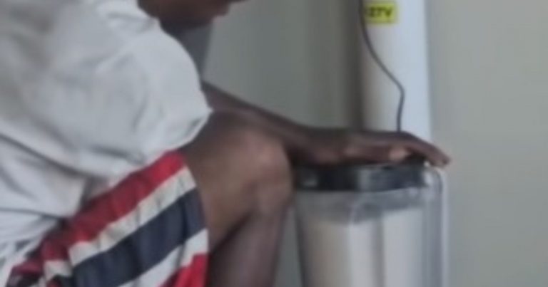 homem-e-flagrado-batendo-produto-no-liquidificador-em-area-de-embarque-de-aeroporto-na-bahia