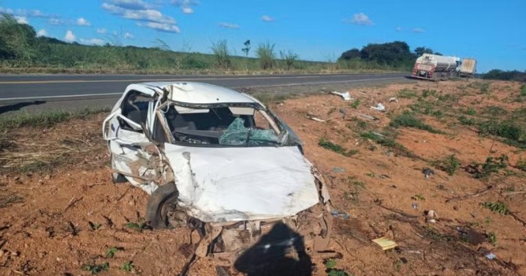 mulher-morre-e-dois-ficam-feridos-em-acidente-no-extremo-oeste-baiano;-bebe-esta-entre-atingidos