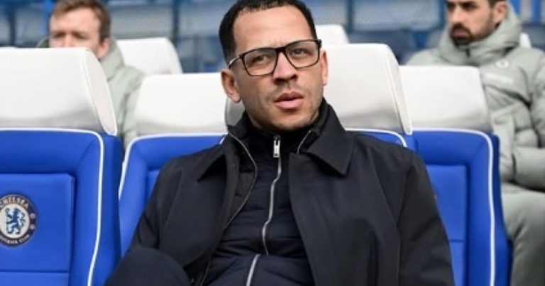 apos-tres-meses-de-trabalho,-liam-rosenior-e-demitido-do-comando-tecnico-do-chelsea