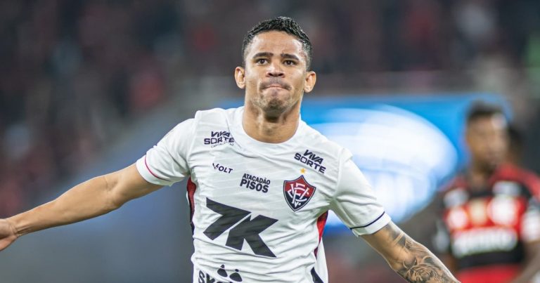 erick-marca-golaco,-vitoria-perde-para-o-flamengo,-mas-deixa-confronto-em-aberto-para-a-volta-no-barradao