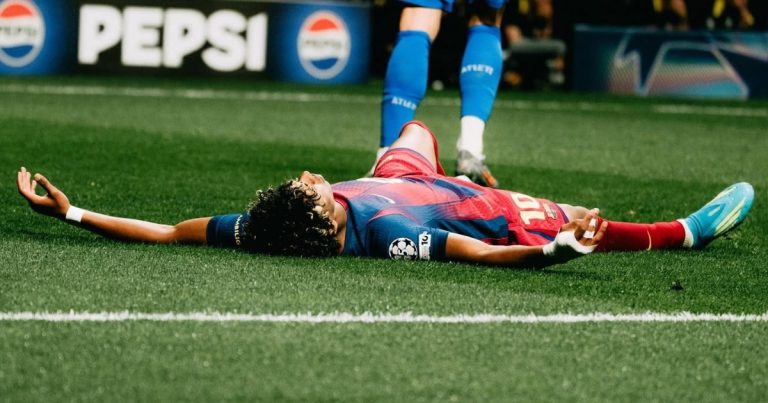 barcelona-confirma-lesao-de-lamine-yamal;-atacante-esta-fora-da-temporada,-mas-deve-jogar-a-copa