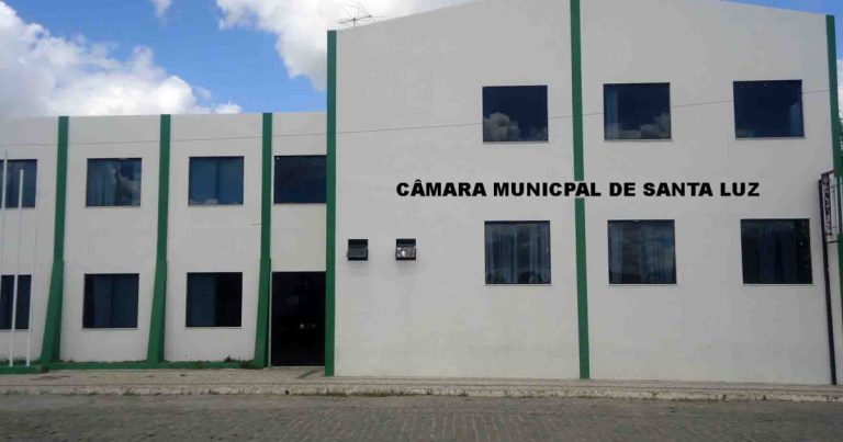 consumo-de-agua-mineral-na-camara-de-santaluz-ultrapassa-340-litros-por-dia-e-gera-questionamentos