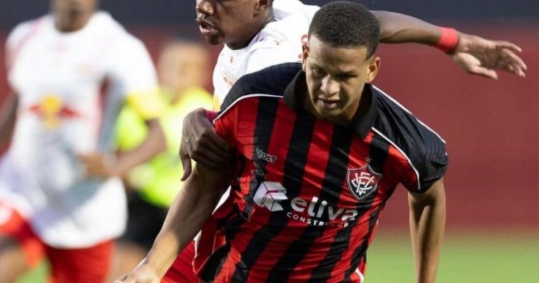 no-barradao,-vitoria-sofre-goleada-do-rb-bragantino-no-brasileiro-sub-20