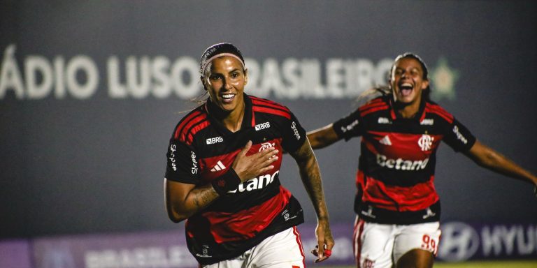 flamengo-derrota-vitoria-e-fica-perto-de-lideres-no-br-feminino