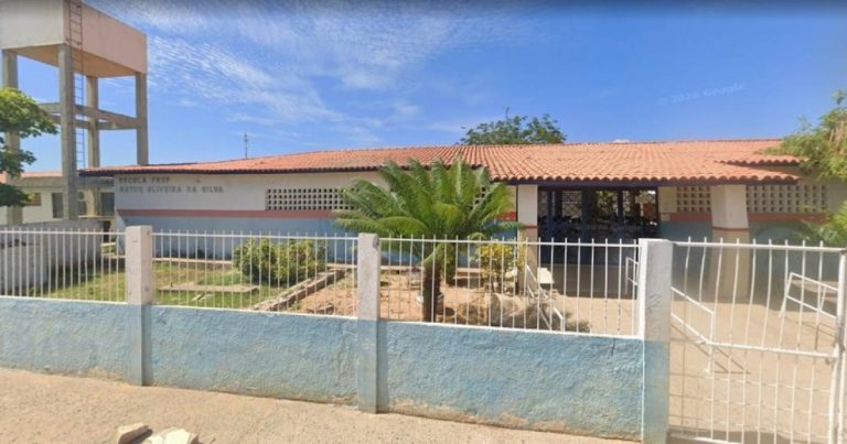 professor-afastado-por-ficar-nu-em-sala-de-aula-em-juazeiro-ja-apresentava-comportamentos-estranhos,-relata-aluno