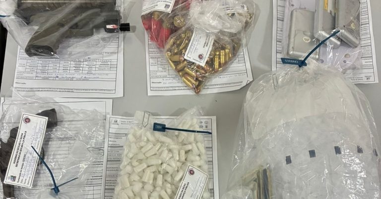 policia-apreende-armas,-municoes-e-drogas-durante-patrulhamento-em-itamaraju