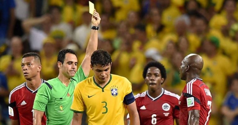 fifa-avalia-zerar-cartoes-apos-fase-de-grupos-na-copa-do-mundo-de-2026,-aponta-emissora