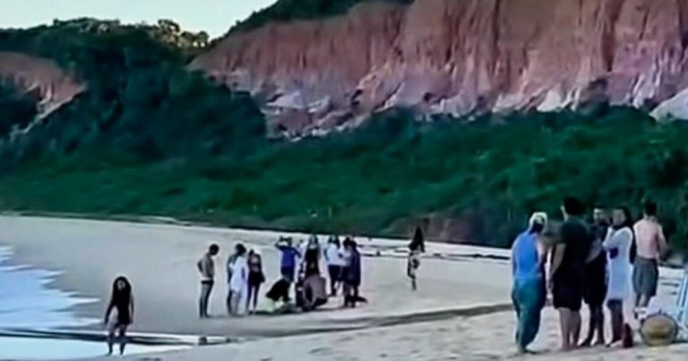turista-morre-apos-afogamento-em-praia-de-arraial-dajuda