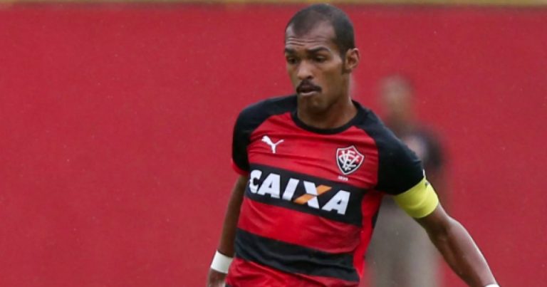 tst-condena-atletico-mg-a-pagar-adicional-noturno-a-richarlyson,-ex-vitoria