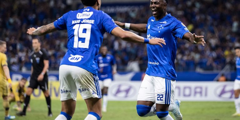 cruzeiro-mostra-poder-de-decisao-para-superar-boca-na-libertadores