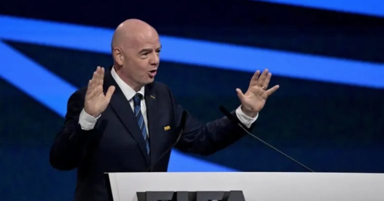 gianni-infantino-afirma-que-ira-vai-jogar-copa-do-mundo-nos-estados-unidos:-temos-de-nos-unir