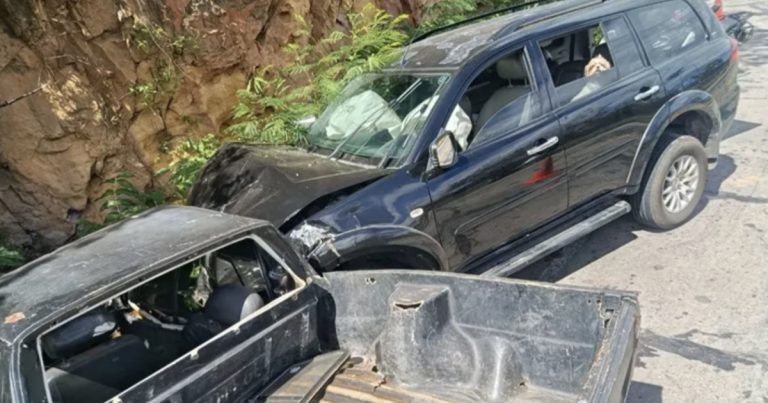 Acidente na BA-148 em Livramento de Nossa Senhora deixa ferido após carro invadir contramão acidente-na-ba-148-em-livramento-de-nossa-senhora-deixa-ferido-apos-carro-invadir-contramao