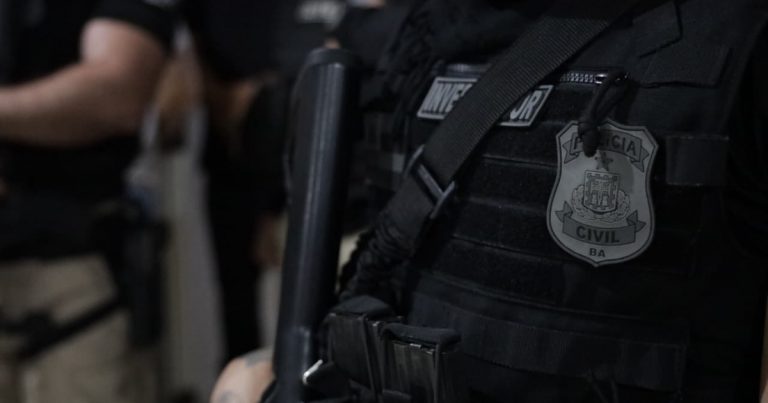 Mulher foragida em São Paulo é presa por tráfico de drogas no extremo sul da Bahia mulher-foragida-em-sao-paulo-e-presa-por-trafico-de-drogas-no-extremo-sul-da-bahia
