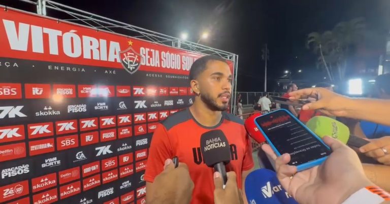 arcanjo-explica-liberdade-em-reposicoes-no-vitoria-e-brinca-sobre-penalti-contra-o-coritiba:-“melhor-defender-do-que-bater”