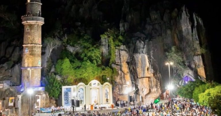 romaria-reune-milhares-de-fieis-em-bom-jesus-da-lapa-e-abre-calendario-religioso-do-ano