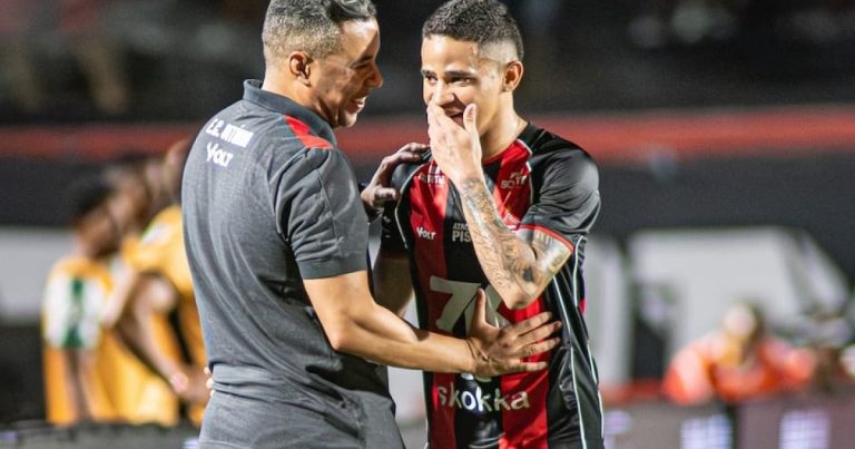 vitoria-encerra-jejum-de-10-anos-e-aplica-primeira-goleada-na-serie-a-desde-2016