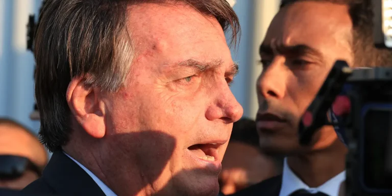 bolsonaro-tem-alta-hospitalar-apos-passar-por-cirurgia-no-ombro