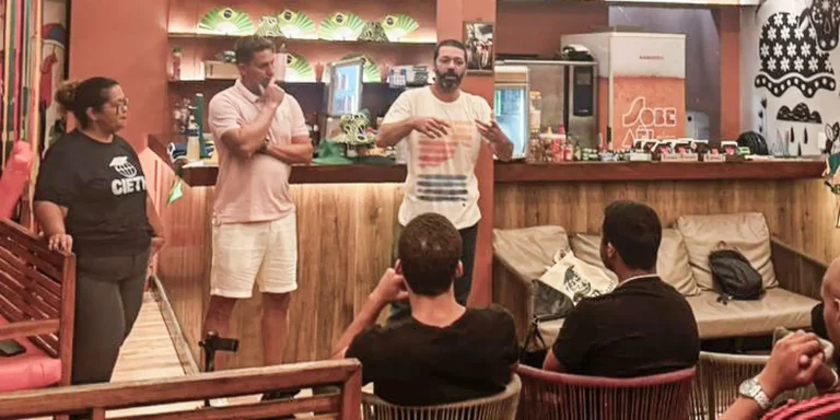 Curso forma guias turísticos nas favelas da Rocinha e Vidigal curso-forma-guias-turisticos-nas-favelas-da-rocinha-e-vidigal