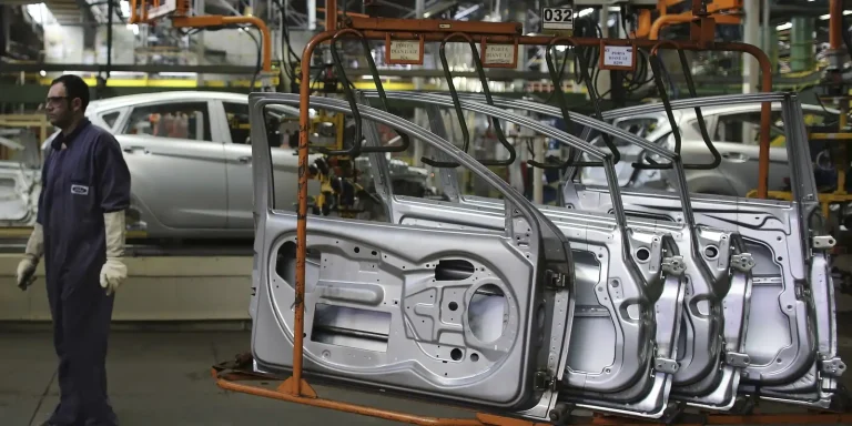 Indústria nacional varia 0,1% em março e acumula alta de 3,1% em 2026 industria-nacional-varia-0,1%-em-marco-e-acumula-alta-de-3,1%-em-2026