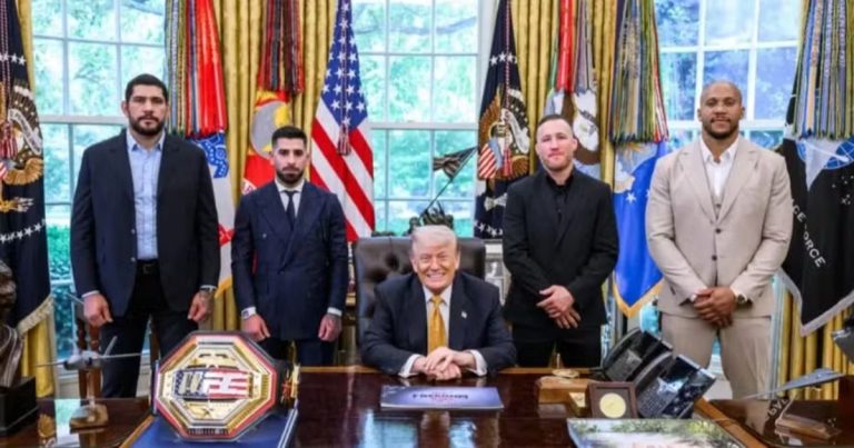 Trump se impressiona com Poatan na Casa Branca e elogia força do brasileiro: Mão poderosa trump-se-impressiona-com-poatan-na-casa-branca-e-elogia-forca-do-brasileiro:-mao-poderosa