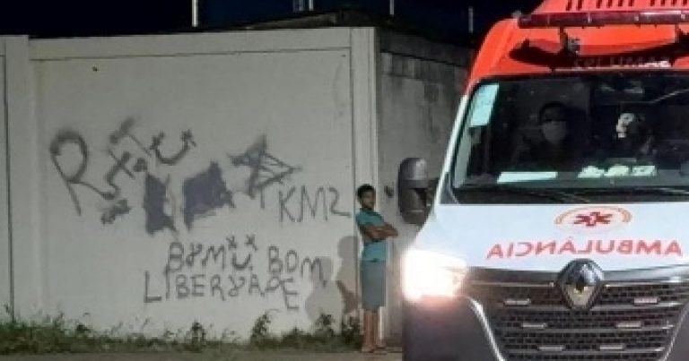 jovem-e-executado-a-tiros-em-luis-eduardo-magalhaes;-muro-de-casa-da-vitima-foi-pichado