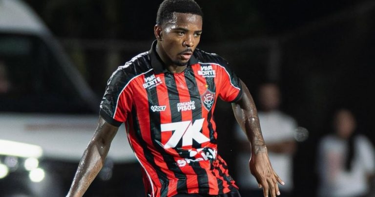 Cacá sente desconforto muscular e desfalca o Vitória contra o Fluminense caca-sente-desconforto-muscular-e-desfalca-o-vitoria-contra-o-fluminense
