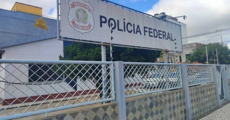 Governador anuncia terreno para nova sede da Polícia Federal em Feira governador-anuncia-terreno-para-nova-sede-da-policia-federal-em-feira