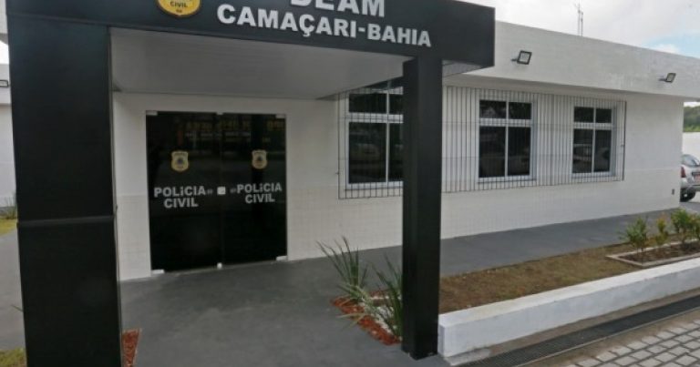 pm-prende-homem-e-apreende-1.500-porcoes-de-drogas-na-vila-de-abrantes,-em-camacari