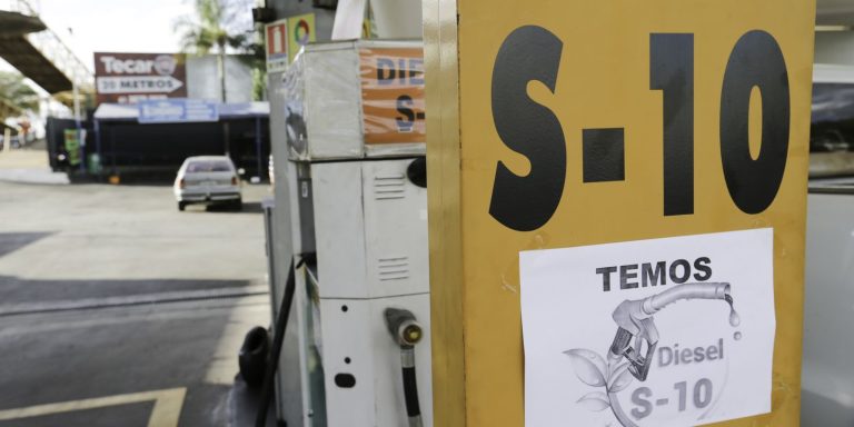 Importações de diesel da Rússia e EUA aumentam com fechamento de Ormuz importacoes-de-diesel-da-russia-e-eua-aumentam-com-fechamento-de-ormuz