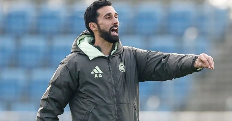 “nao-vou-queimar-meus-jogadores,-diz-arbeloa-em-pronunciamento-sobre-a-briga-entre-valverde-e-tchouameni