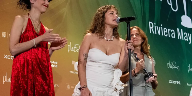 Dolores Fonzi concorre a prêmio de cinema com luta pelo aborto legal dolores-fonzi-concorre-a-premio-de-cinema-com-luta-pelo-aborto-legal
