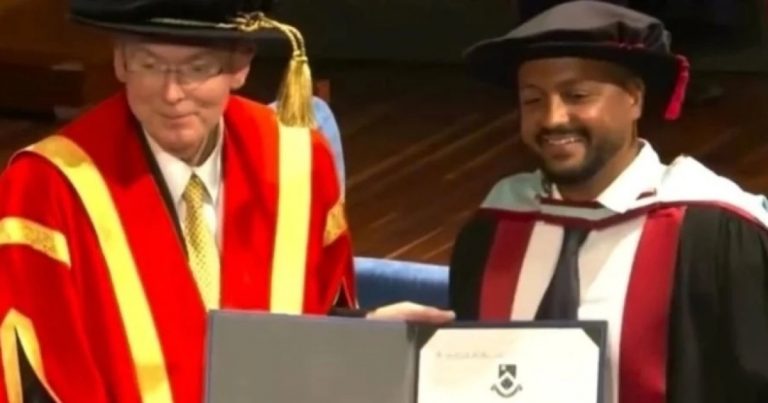 Natural de Feira, ex-flanelinha recebe título de PHD em uma das melhores universidades do mundo natural-de-feira,-ex-flanelinha-recebe-titulo-de-phd-em-uma-das-melhores-universidades-do-mundo
