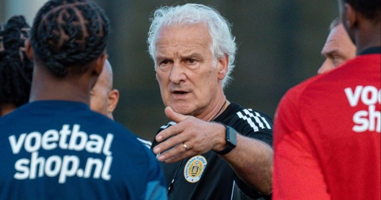 tecnico-pede-demissao-da-selecao-de-curacao-a-um-mes-da-copa-do-mundo