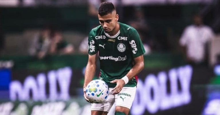 andreas-pereira-sofre-trauma-na-regiao-lombar-e-vira-duvida-do-palmeiras-contra-jacuipense