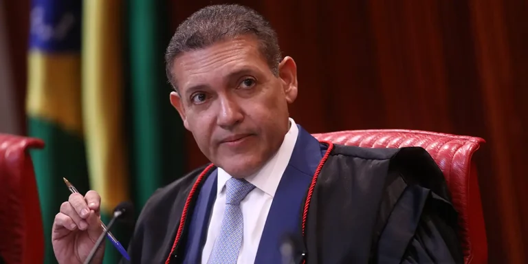 Nunes Marques toma posse na presidência do TSE e vai comandar eleições nunes-marques-toma-posse-na-presidencia-do-tse-e-vai-comandar-eleicoes