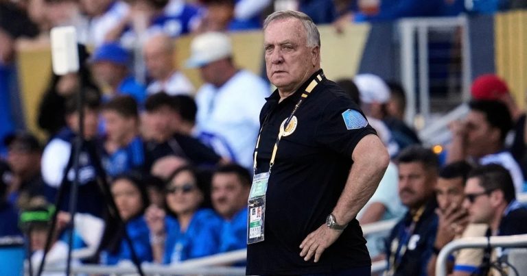 Aos 78 anos, Dick Advocaat retorna ao comando de Curaçao e disputará a Copa do Mundo de 2026 aos-78-anos,-dick-advocaat-retorna-ao-comando-de-curacao-e-disputara-a-copa-do-mundo-de-2026