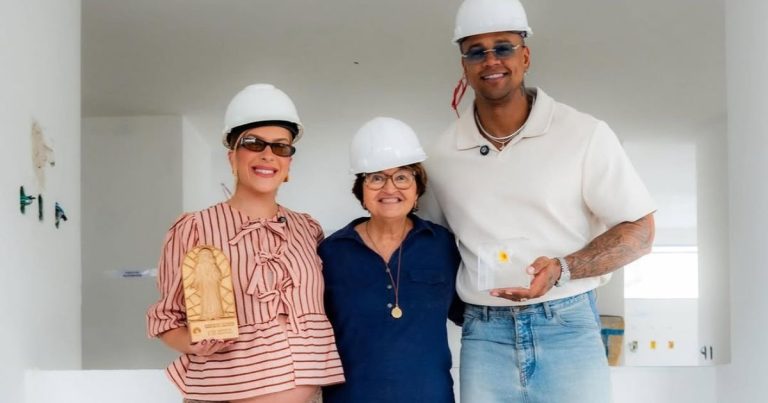 leo-santana-e-lore-improta-visitam-obras-dos-novos-leitos-de-uti-da-osid