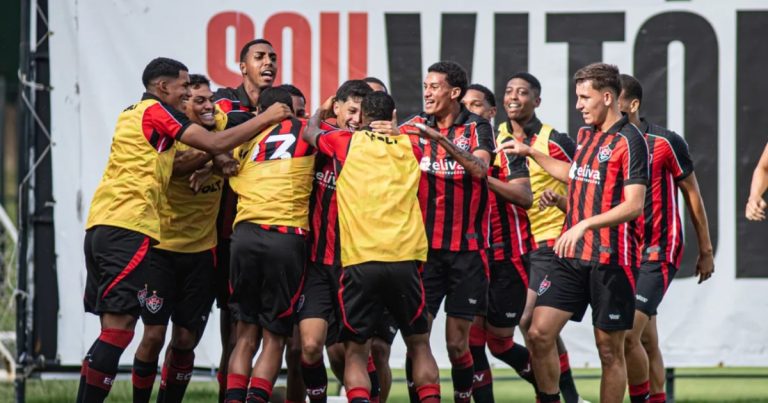 Vitória vence o Grêmio com gol no fim e encosta no G-8 do Brasileirão Sub-20 vitoria-vence-o-gremio-com-gol-no-fim-e-encosta-no-g-8-do-brasileirao-sub-20