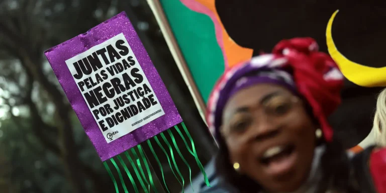 Viva Maria reflete sobre a “falsa abolição” da escravatura no Brasil viva-maria-reflete-sobre-a-“falsa-abolicao”-da-escravatura-no-brasil