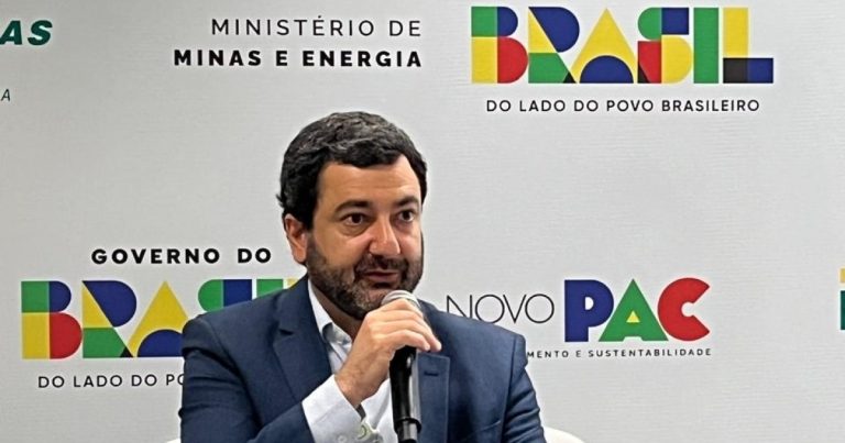 Gerente da Petrobras desconversa sobre recompra da Refinaria de Mataripe: Está em andamento gerente-da-petrobras-desconversa-sobre-recompra-da-refinaria-de-mataripe:-esta-em-andamento