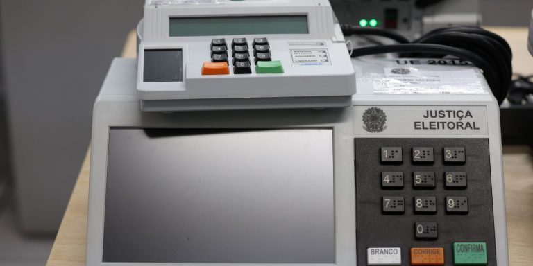 Pesquisa aponta que fake news sobre eleições miram urnas eletrônicas pesquisa-aponta-que-fake-news-sobre-eleicoes-miram-urnas-eletronicas